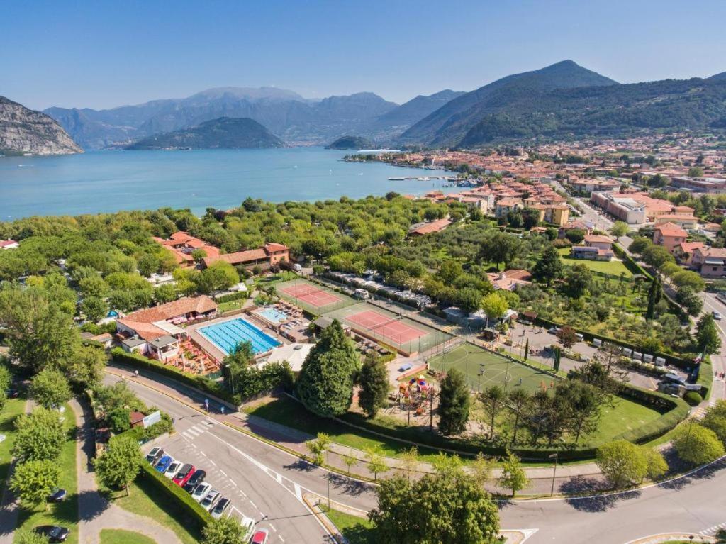 Estivo Premium Deluxe Mobile Homes On Camping Del Sole Village Iseo Eksteriør billede